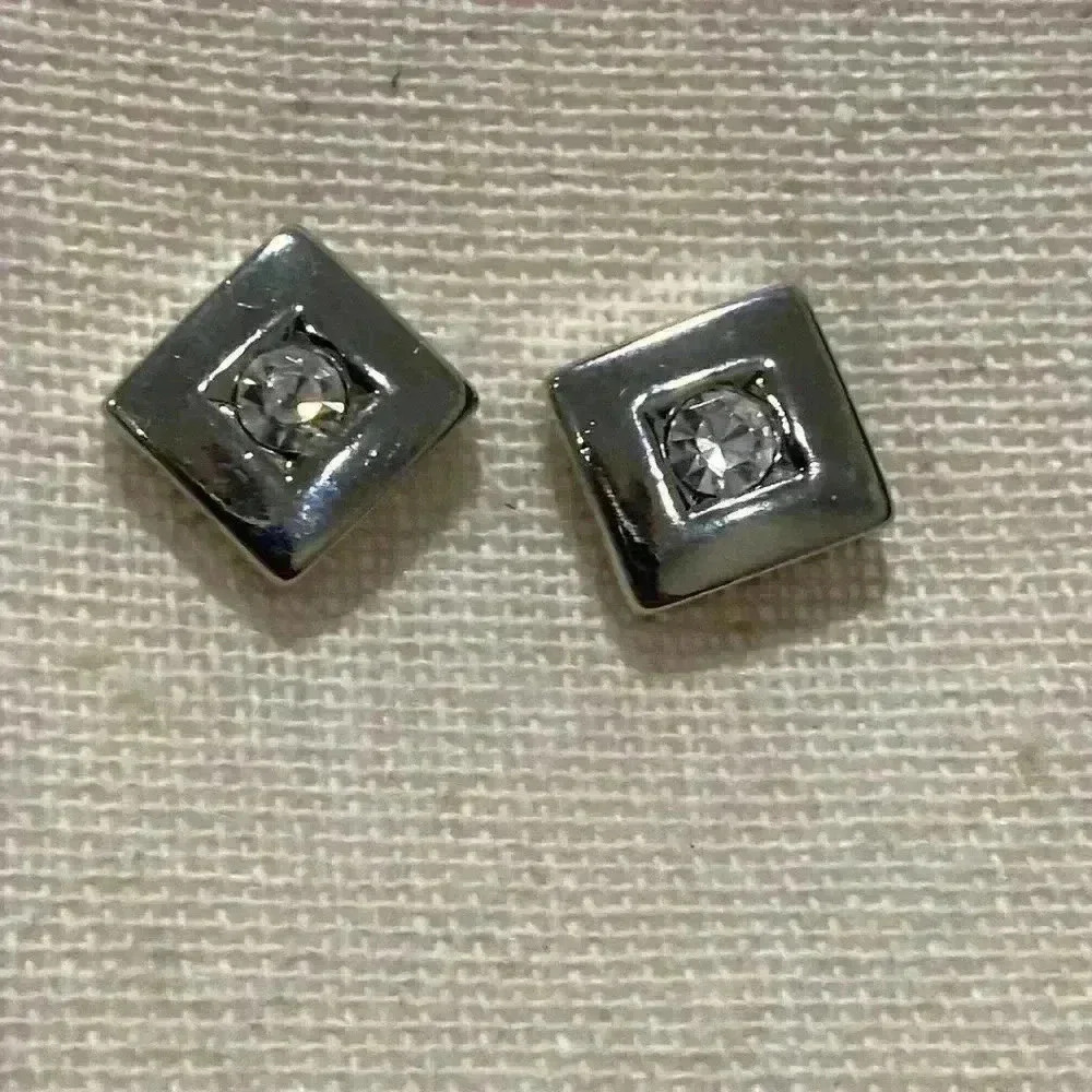 Earrings - Picture 2 of 4